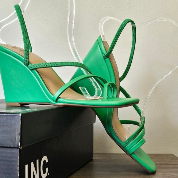 INC International Concepts Eiana Toe Ring Wedge Size 8 Green NWT - Picture 1 of 7
